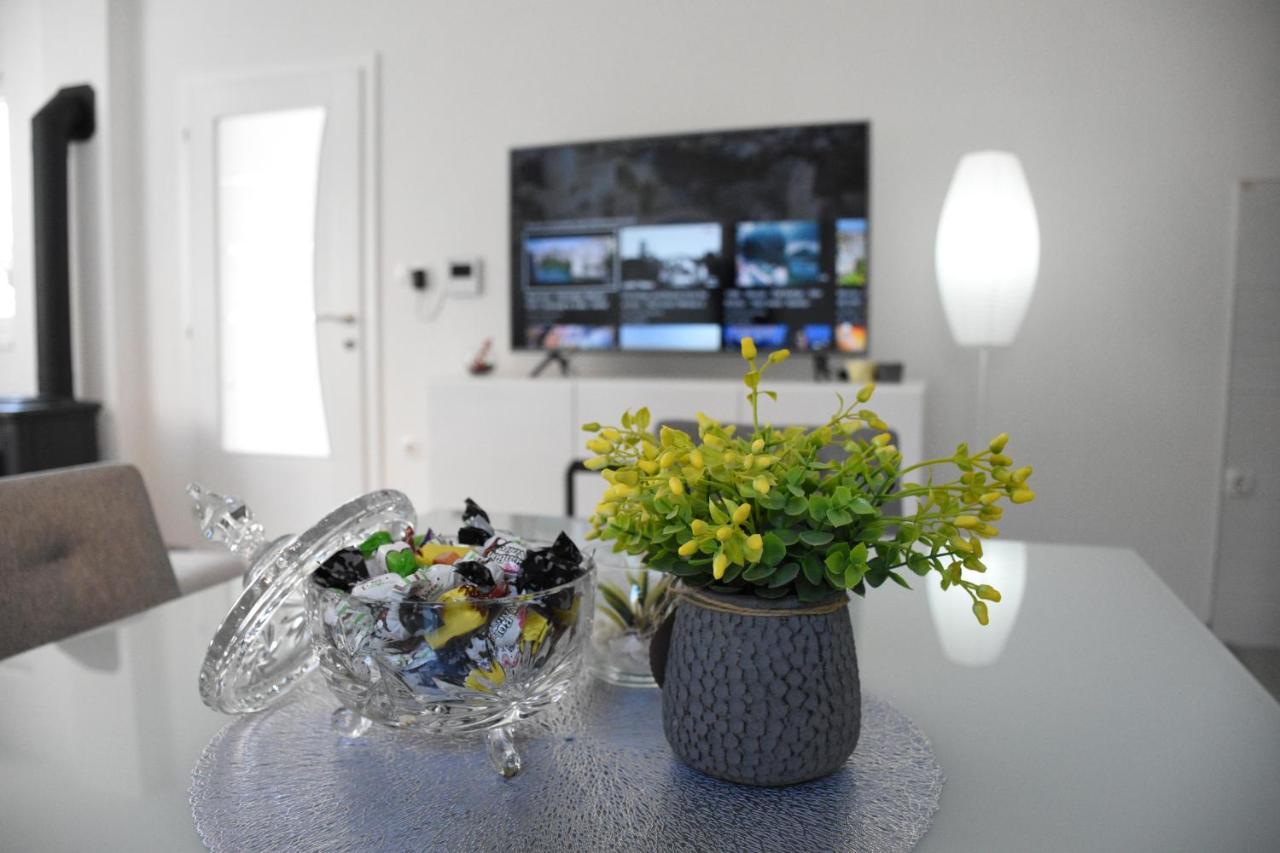 The White Apartment โมสตาร์ ภายนอก รูปภาพ